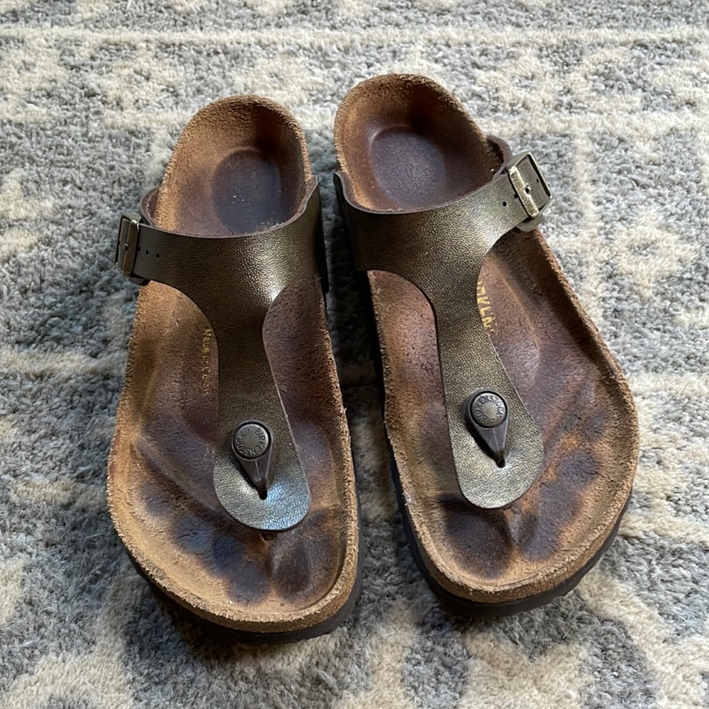 Birkenstock Gizeh Golden Brown size 36